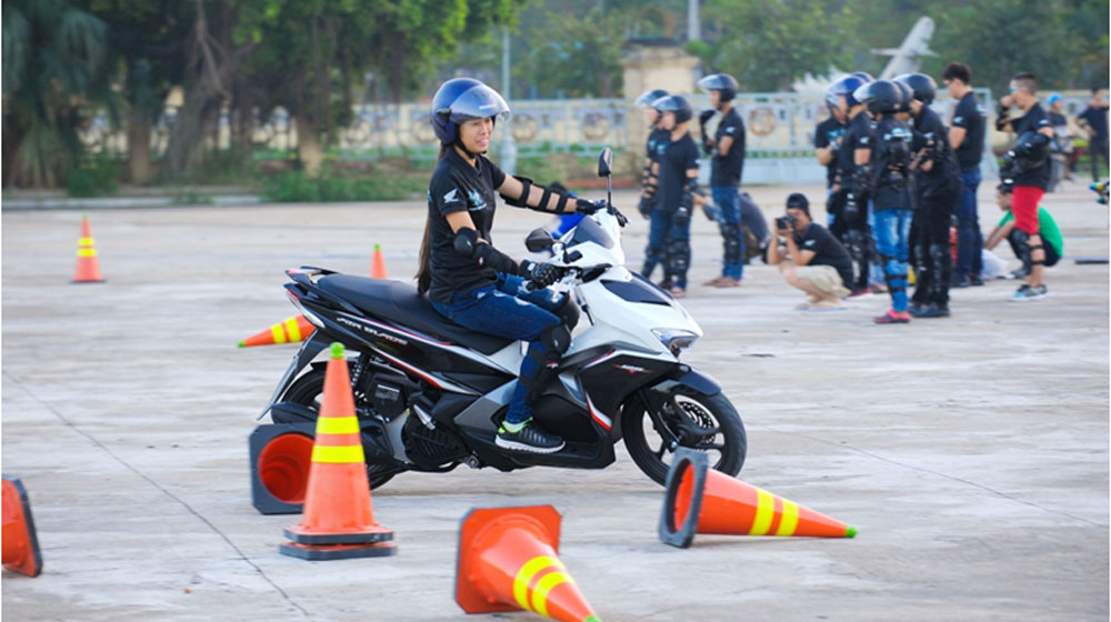 Dàn Air Blade 125cc mới cóng “khởi động nhẹ” trước thềm Caravan honda-air-blade-caravan (4).jpg