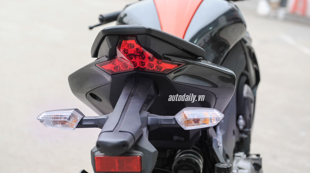 Kawasaki Z1000 – Honda CB1000R: Kẻ tám lạng người nửa cân Kawasaki Z1000 (12).JPG