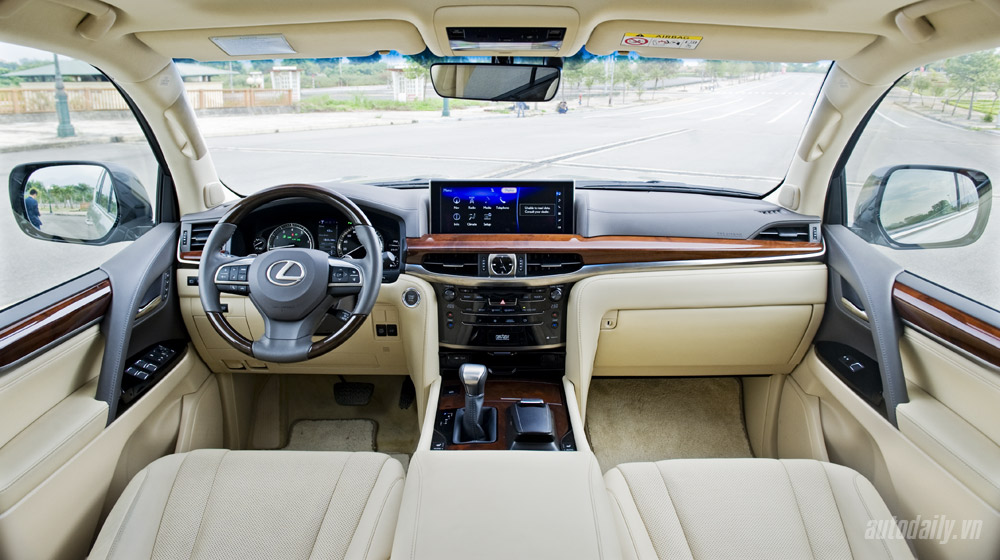 5 điều khiến Lexus LX570 được gọi là “chuyên cơ mặt đất” Lexus LX570 (54).jpg
