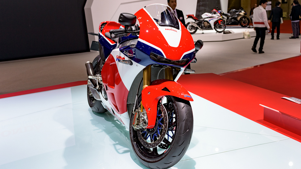 Siêu môtô giá ngang Lamborghini Huracan đầu tiên đến tay khách hàng Honda RC213-V (6).JPG