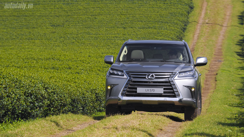 Những công nghệ và trang bị an toàn đỉnh cao trên Lexus LX570 2016 Lexus LX570 (11).jpg