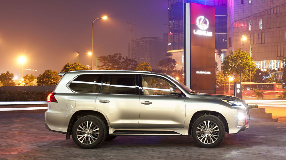 Những công nghệ và trang bị an toàn đỉnh cao trên Lexus LX570 2016 Lexus-LX570-(4).jpg