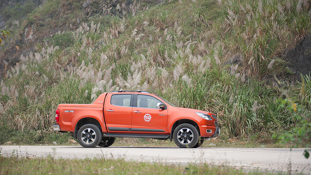 Đánh giá Chevrolet Colorado High Country: Thêm 