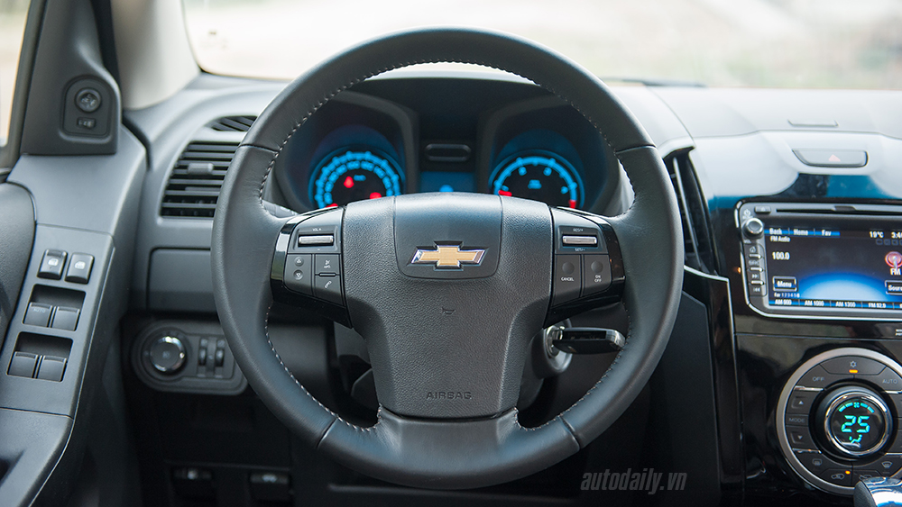 Đánh giá Chevrolet Colorado High Country: Thêm 