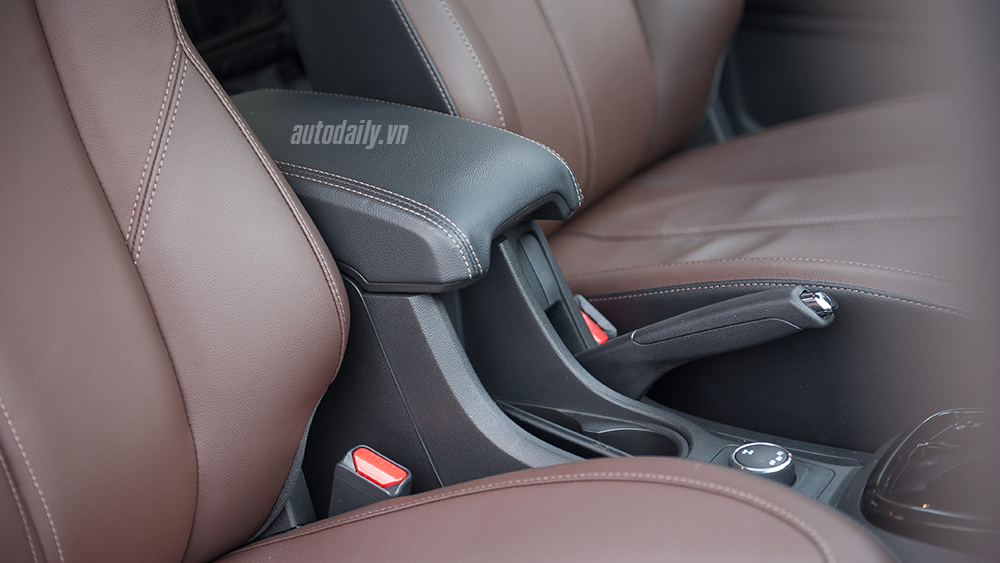 Đánh giá Chevrolet Colorado High Country: Thêm 