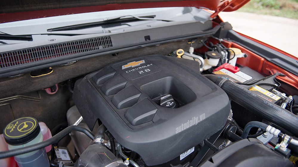 Đánh giá Chevrolet Colorado High Country: Thêm 