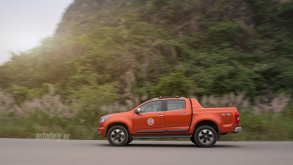 Đánh giá Chevrolet Colorado High Country: Thêm 