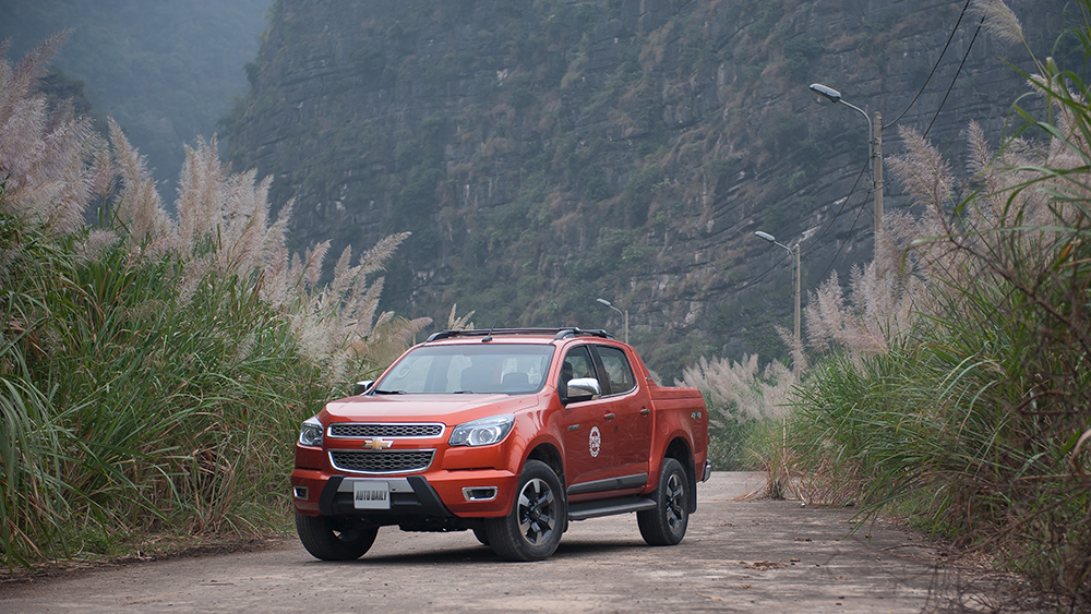 Đánh giá Chevrolet Colorado High Country: Thêm 