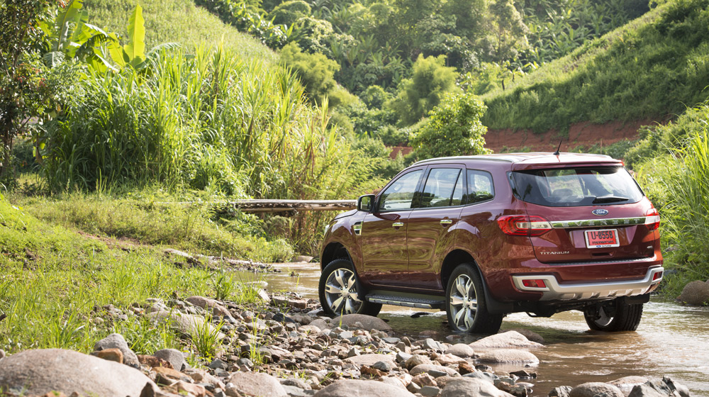 5 mẫu ôtô mới sẽ “gây sốt” thị trường Việt năm 2016 Ford-Everest-on-location-003.jpg