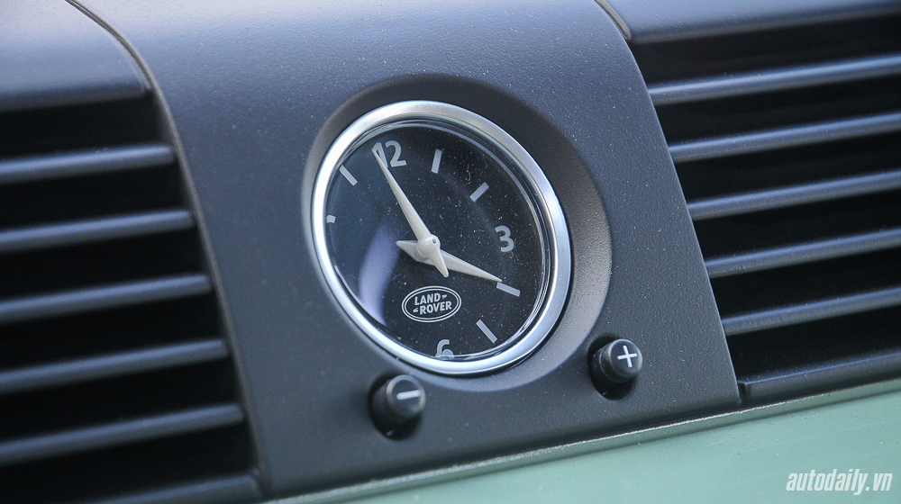 Ảnh chi tiết nội thất Land Rover Defender Heritage Edition Land_Rover_Defender_Disan (13).jpg
