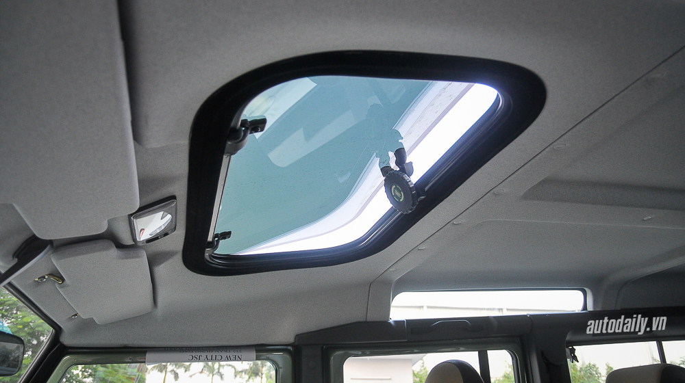 Ảnh chi tiết nội thất Land Rover Defender Heritage Edition Land_Rover_Defender_Disan (17).jpg