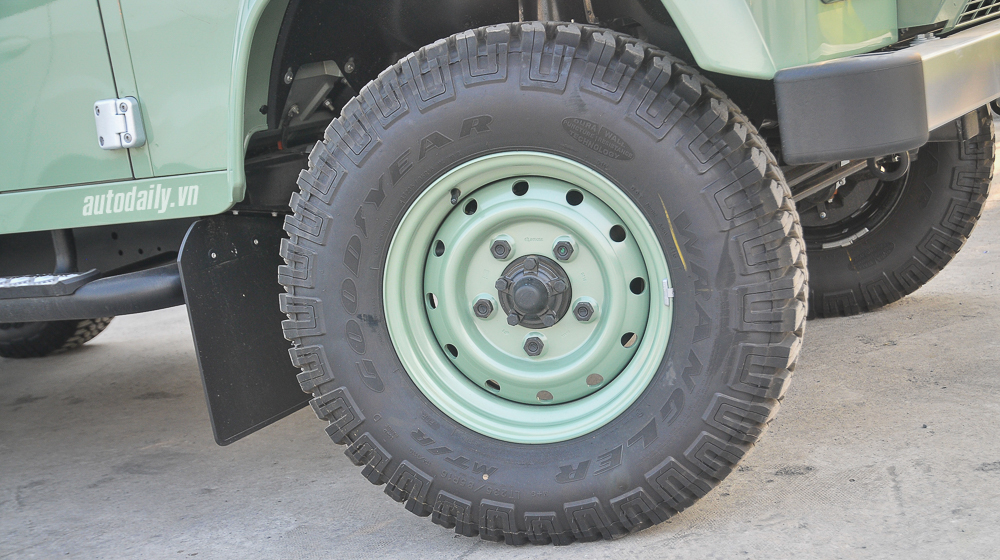 Ảnh chi tiết ngoại thất Land Rover Defender Heritage Edition Land_Rover_Defender_Disan (5).jpg
