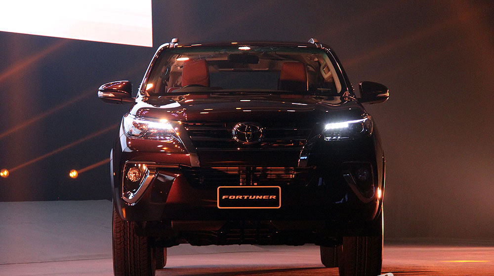 5 mẫu ôtô mới sẽ “gây sốt” thị trường Việt năm 2016 toyota-fortuner-2015-03.jpg