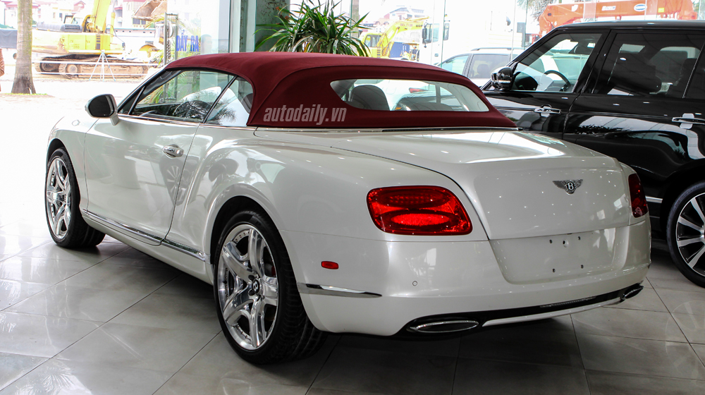 Ngắm kỹ Bentley Continental GT Convertible Mulliner tại Hà Nội Bentley GTC 2012 (33).JPG