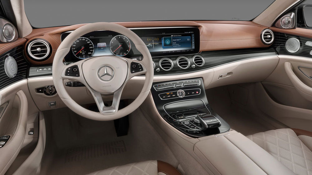 Mercedes-Benz E-Class 2016 được hé lộ trong video mới 2017-Mercedes-Benz-E-Class-cockpit-02.jpg