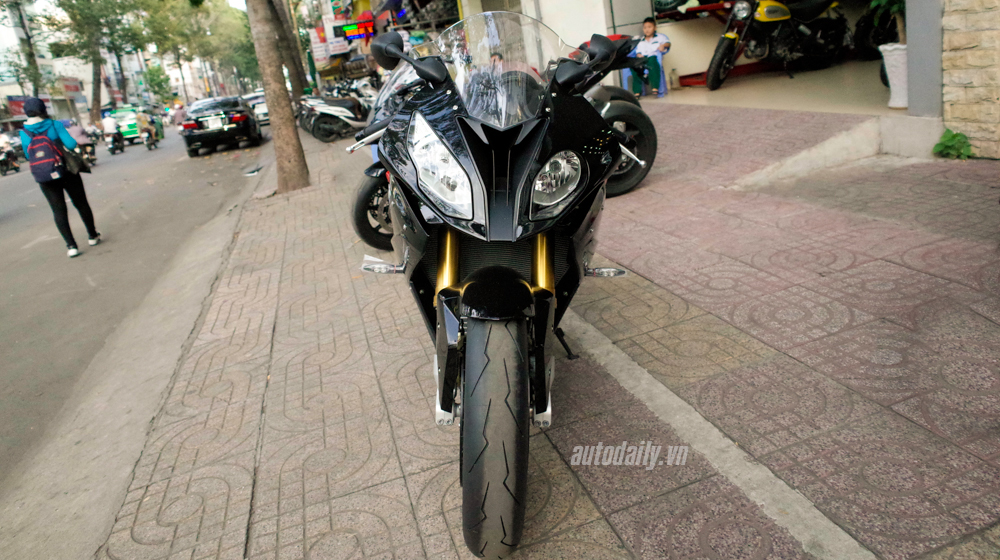 BMW S1000RR 2016 đầu tiên đến Việt Nam BMW S1000RR 2016 (2).jpg