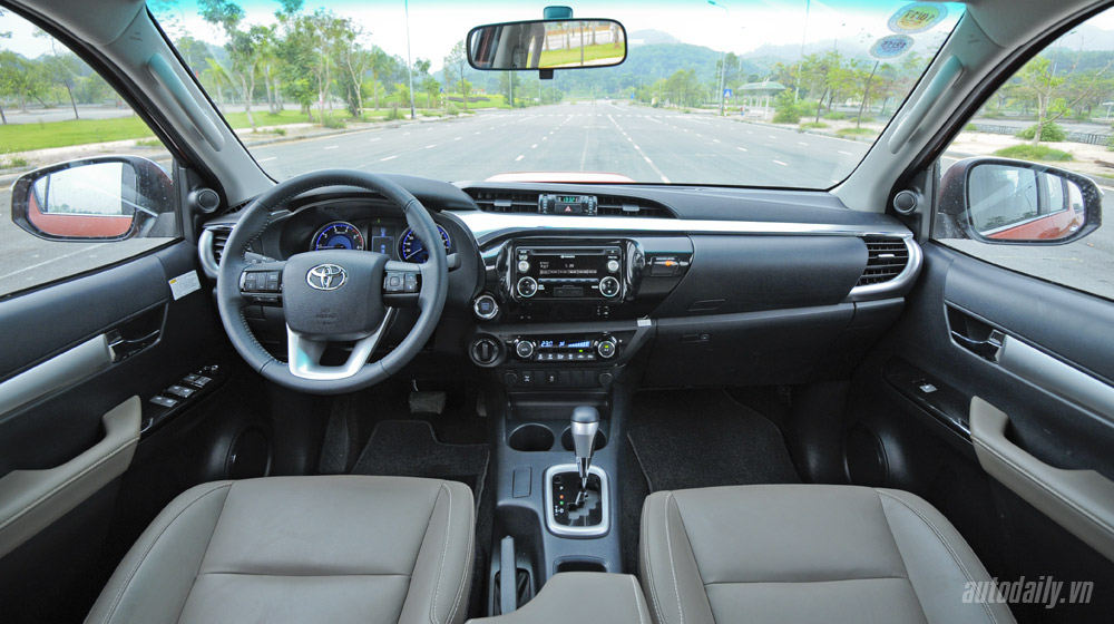 5 lý do khiến Toyota Hilux là lựa chọn hàng đầu trong phân khúc xe bán tải Toyota Hilux test (31).jpg