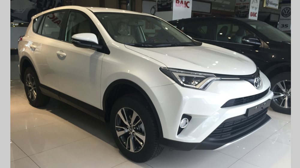 Toyota RAV4 2016 đầu tiền về Việt Nam giá gần 1,8 tỷ đồng Toyota RAV4 2016 (10).jpg