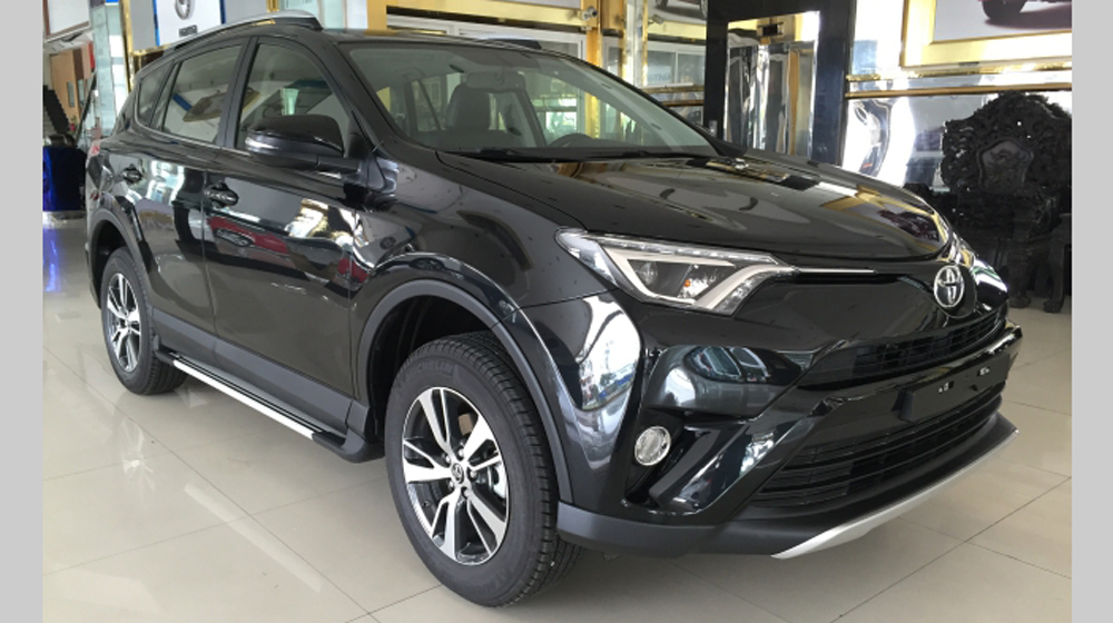 Toyota RAV4 2016 đầu tiền về Việt Nam giá gần 1,8 tỷ đồng Toyota RAV4 2016 (2).jpg