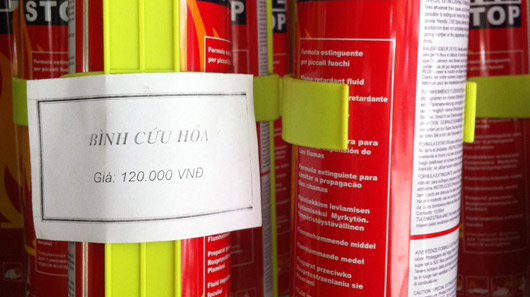 Bình chữa cháy 100 ngàn đồng cho ôtô: Vô tác dụng! IMG_0372.jpg
