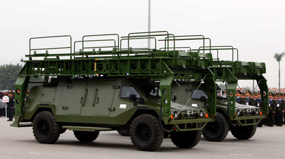 Ngắm dàn xe “đặc chủng” xuất hiện tại Hà Nội Xe-đặc-chủng-(2).jpg