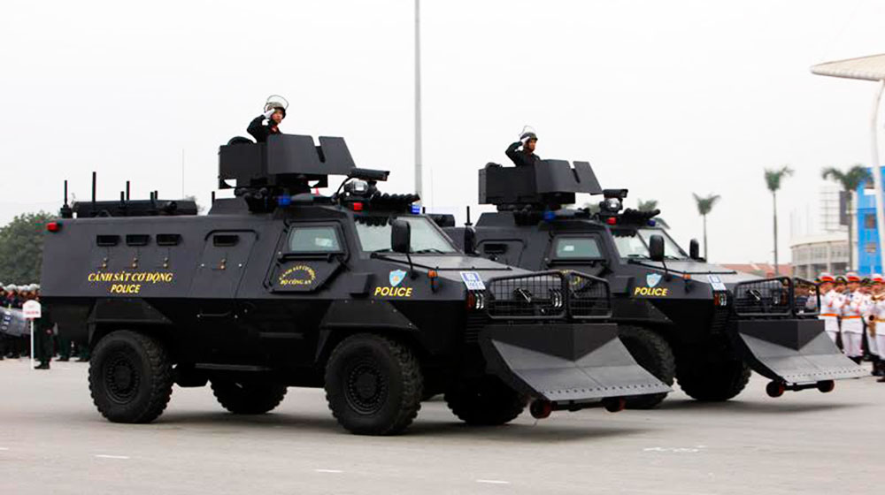 Ngắm dàn xe “đặc chủng” xuất hiện tại Hà Nội Xe-đặc-chủng-(7).jpg