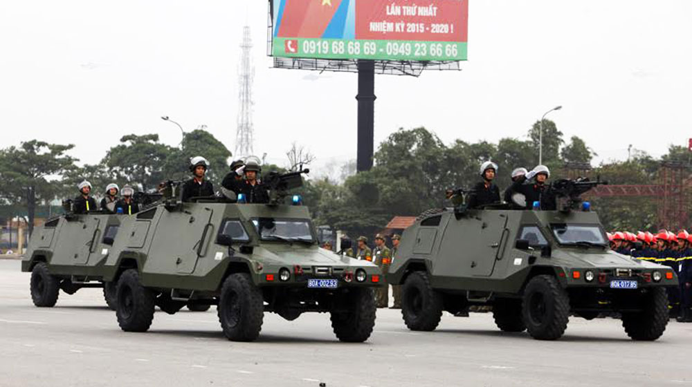 Ngắm dàn xe “đặc chủng” xuất hiện tại Hà Nội Xe-đặc-chủng-(8).jpg