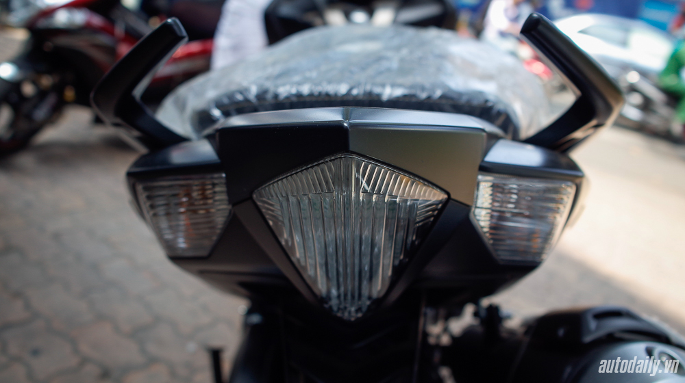 Ảnh chi tiết Yamaha TMax Iron Max tại Việt Nam Yamaha_TMAx (16).jpg