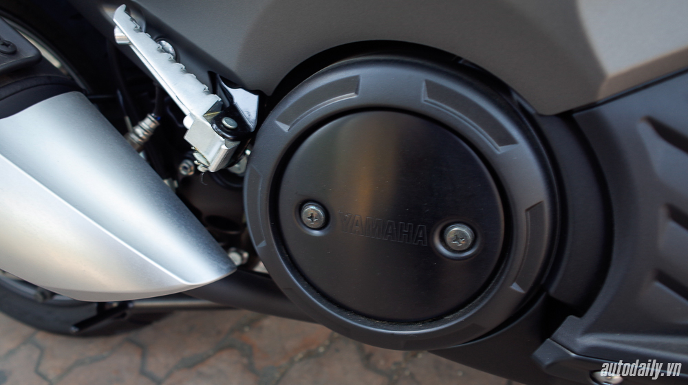 Ảnh chi tiết Yamaha TMax Iron Max tại Việt Nam Yamaha_TMAx (18).jpg