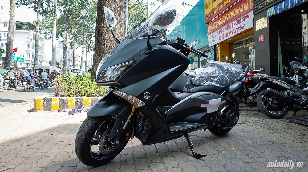 Ảnh chi tiết Yamaha TMax Iron Max tại Việt Nam Yamaha_TMAx (4).jpg