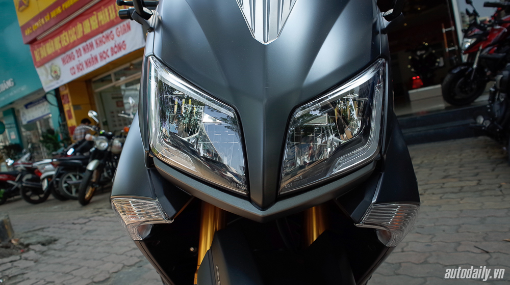 Ảnh chi tiết Yamaha TMax Iron Max tại Việt Nam Yamaha_TMAx (5).jpg