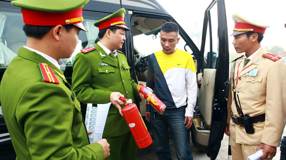 CSGT có được dừng xe kiểm tra bình cứu hỏa? 20160106143445-2.jpg