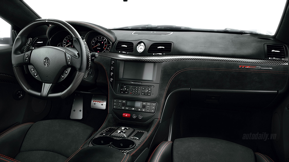 Maserati Granturismo MC Stradale – chàng công tử Ý giữa lòng Hà Nội Maserati Granturismo MC (15).jpg