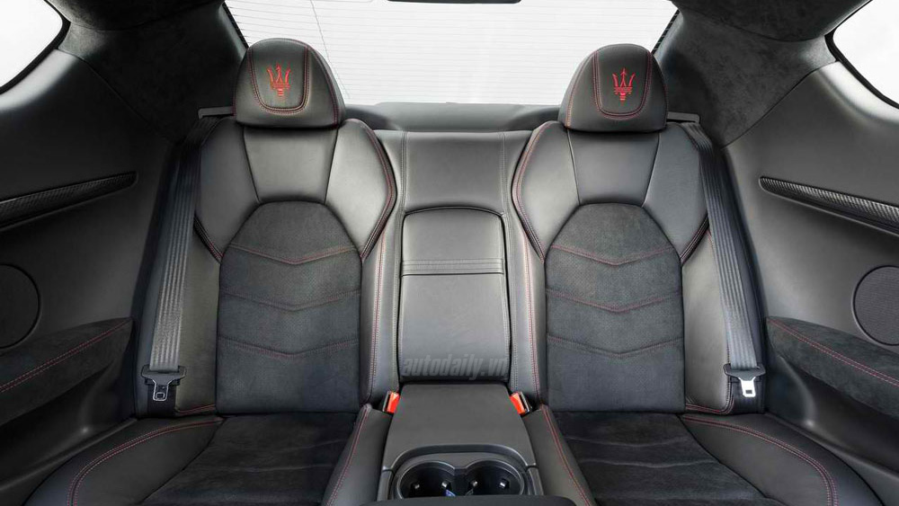 Maserati Granturismo MC Stradale – chàng công tử Ý giữa lòng Hà Nội Maserati Granturismo MC (16).jpg