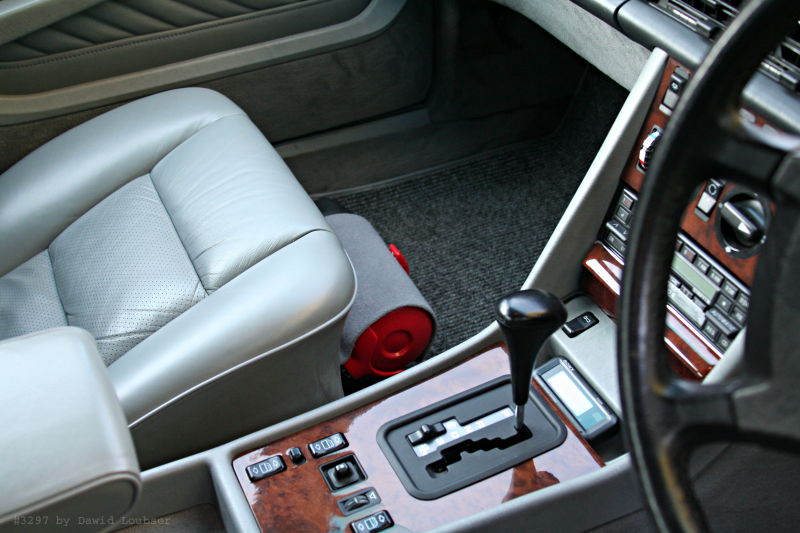 Khéo có ngày, xe máy cũng phải gắn bình chữa cháy binh chua chay o to.jpg