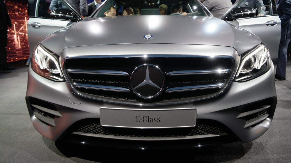 Cận cảnh Mercedes E-Class 2016 “bằng xương bằng thịt” Mercedes E-Class 2016 (1).jpg