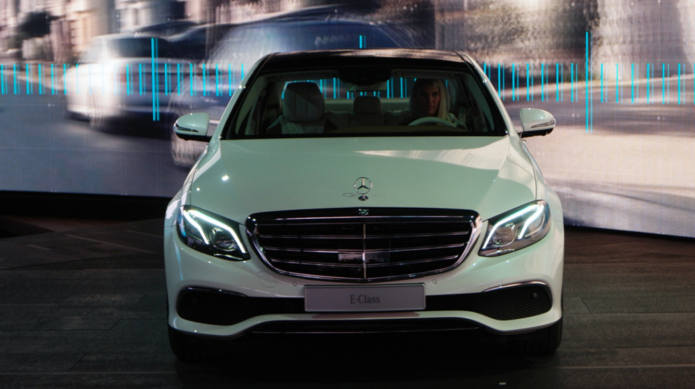 Cận cảnh Mercedes E-Class 2016 “bằng xương bằng thịt” Mercedes E-Class 2016 (11).jpg