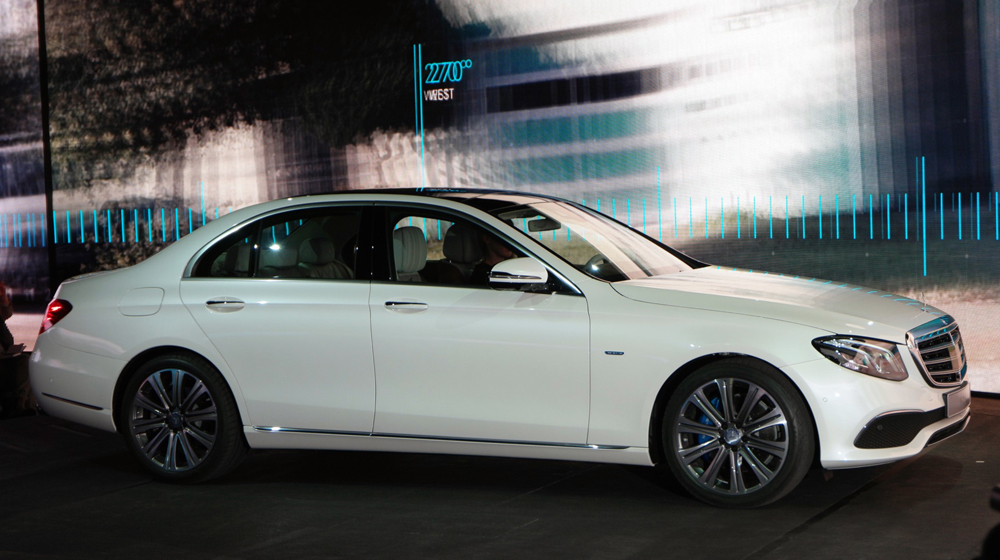 Cận cảnh Mercedes E-Class 2016 “bằng xương bằng thịt” Mercedes E-Class 2016 (12).JPG