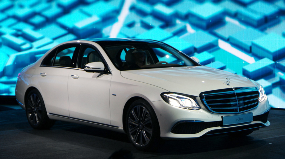 Cận cảnh Mercedes E-Class 2016 “bằng xương bằng thịt” Mercedes E-Class 2016 (14).JPG