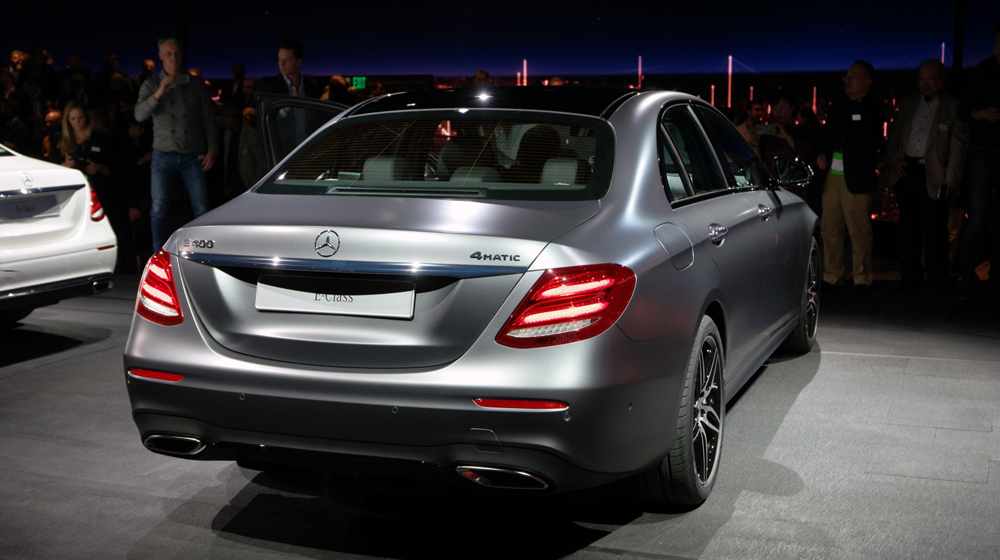 Cận cảnh Mercedes E-Class 2016 “bằng xương bằng thịt” Mercedes E-Class 2016 (17).jpg