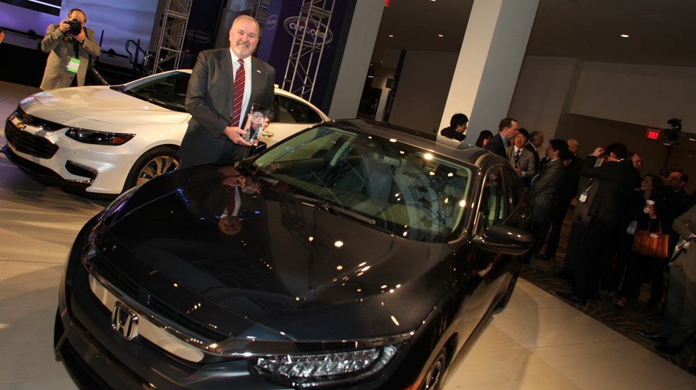 Honda Civic 2016 nhận giải xe của năm xe cua nam (2).JPG