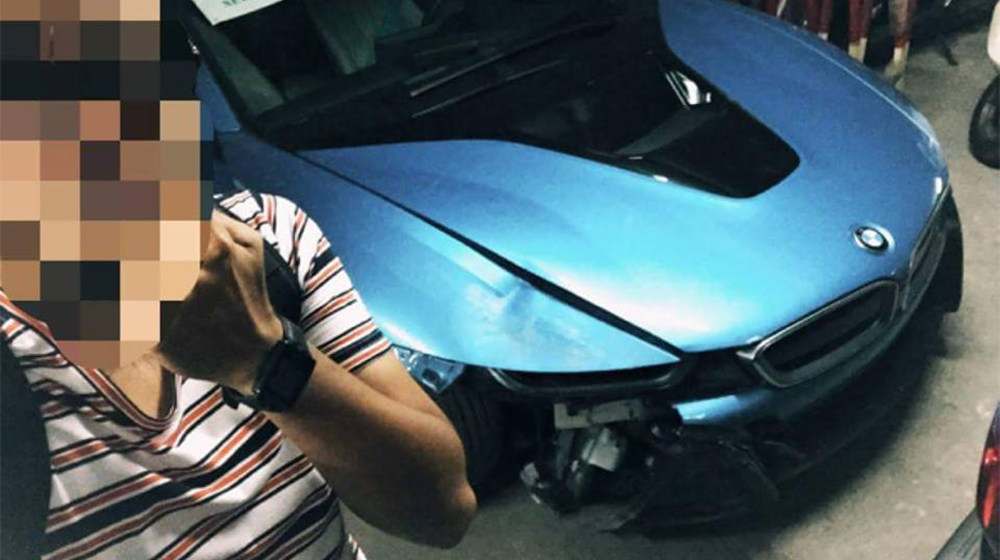 BMW i8 xanh ngọc độc nhất Việt Nam tái xuất sau tai nạn BMW i8 tai nạn (2).jpg