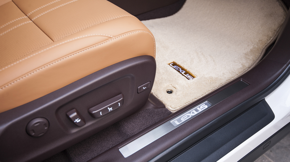 Chi tiết nội thất Lexus RX 2016 Lexus-RX-2016-49 copy.jpg