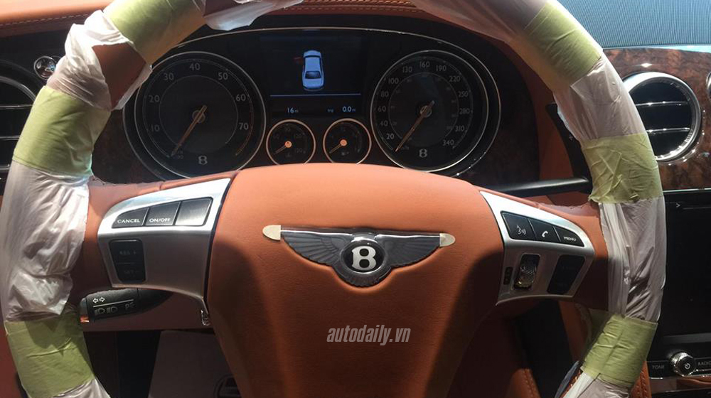 Ảnh chi tiết Bentley Continental Flying Spur chính hãng thứ 2 về Việt Nam Bentley chinh hang (18).jpg