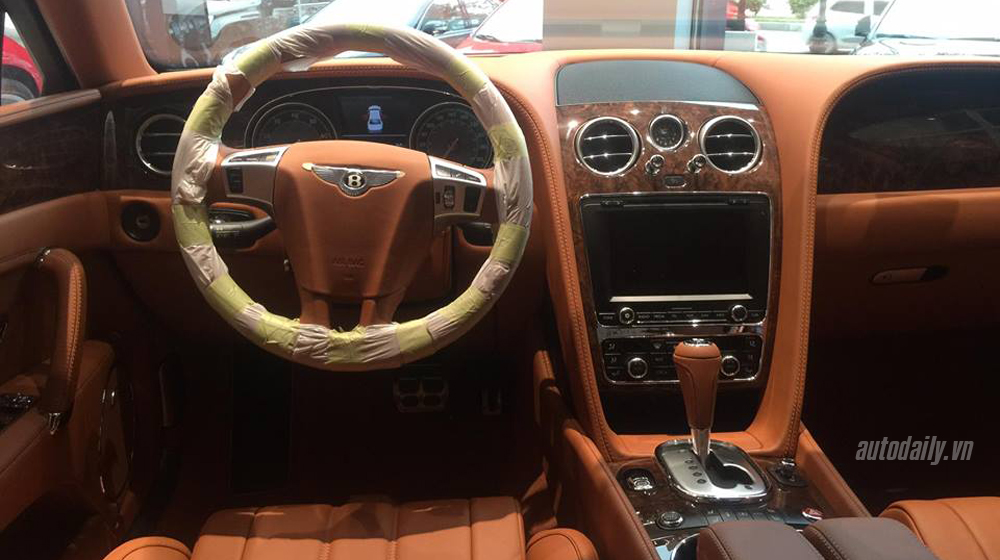 Ảnh chi tiết Bentley Continental Flying Spur chính hãng thứ 2 về Việt Nam Bentley chinh hang (4).JPG