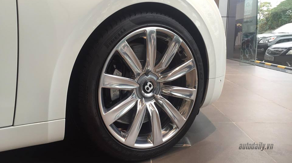Ảnh chi tiết Bentley Continental Flying Spur chính hãng thứ 2 về Việt Nam Bentley chinh hang (5).JPG
