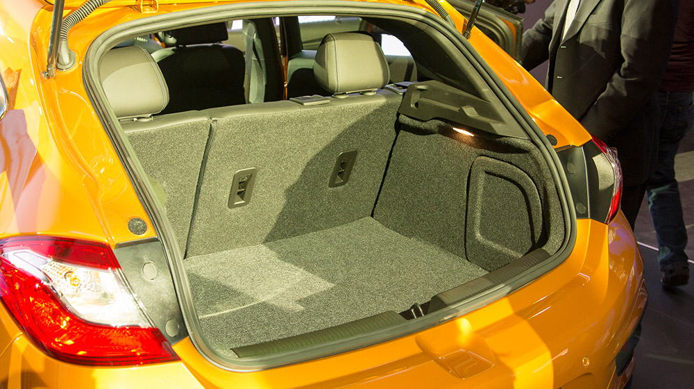 Ảnh chi tiết Chevrolet Cruze Hatchback 2017 chevrolet-cruze-hatchback-2017 (10).jpg