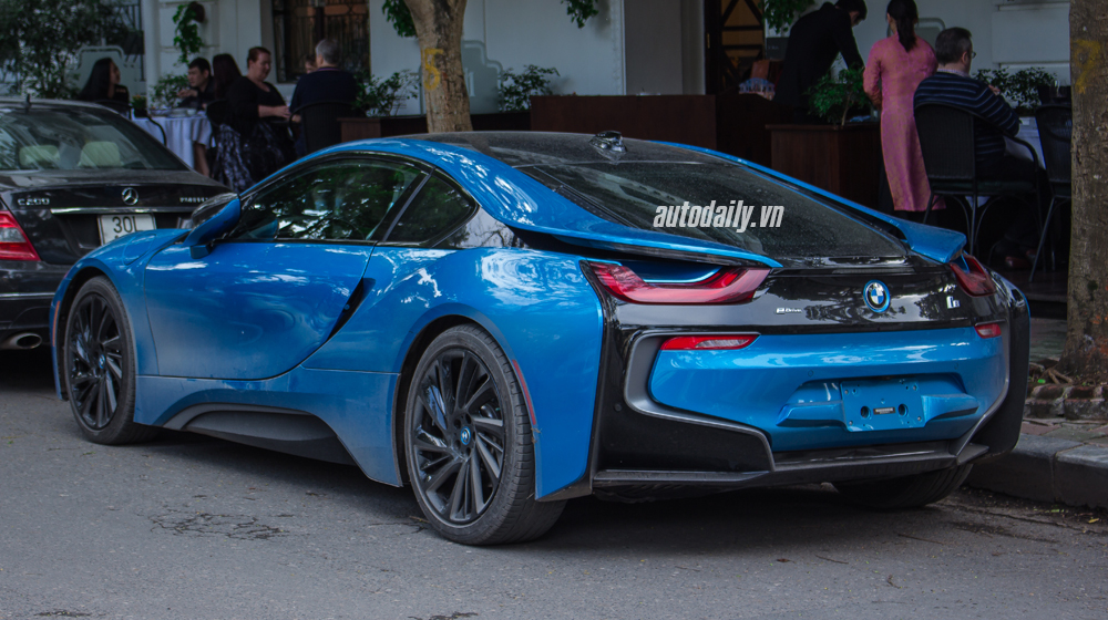 Cận cảnh BMW i8 xanh ngọc độc nhất Việt Nam BMW i8 xanh (5).jpg