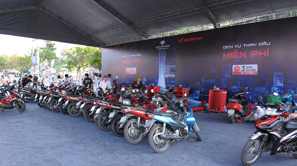 Air Blade 125cc mang quà đầu năm gì đến cho người dân miền Tây? airblade-caravan-6 (6).jpg