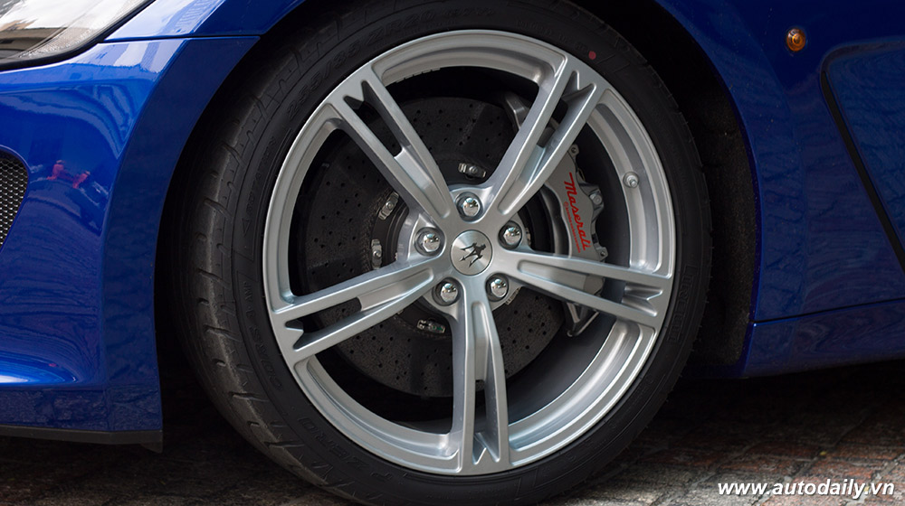 Maserati GranTurismo MC Stradale chính hãng mang biển khủng MC_Stradale (7).jpg